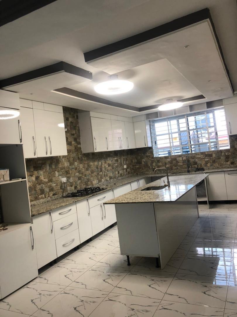 Fitted Kitchen Cabinet