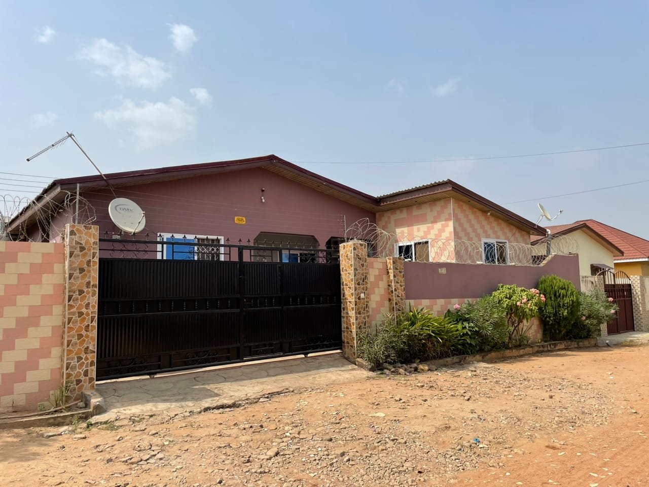 4 BEDROOM HOUSE AT DAMAX 2 SATELITE